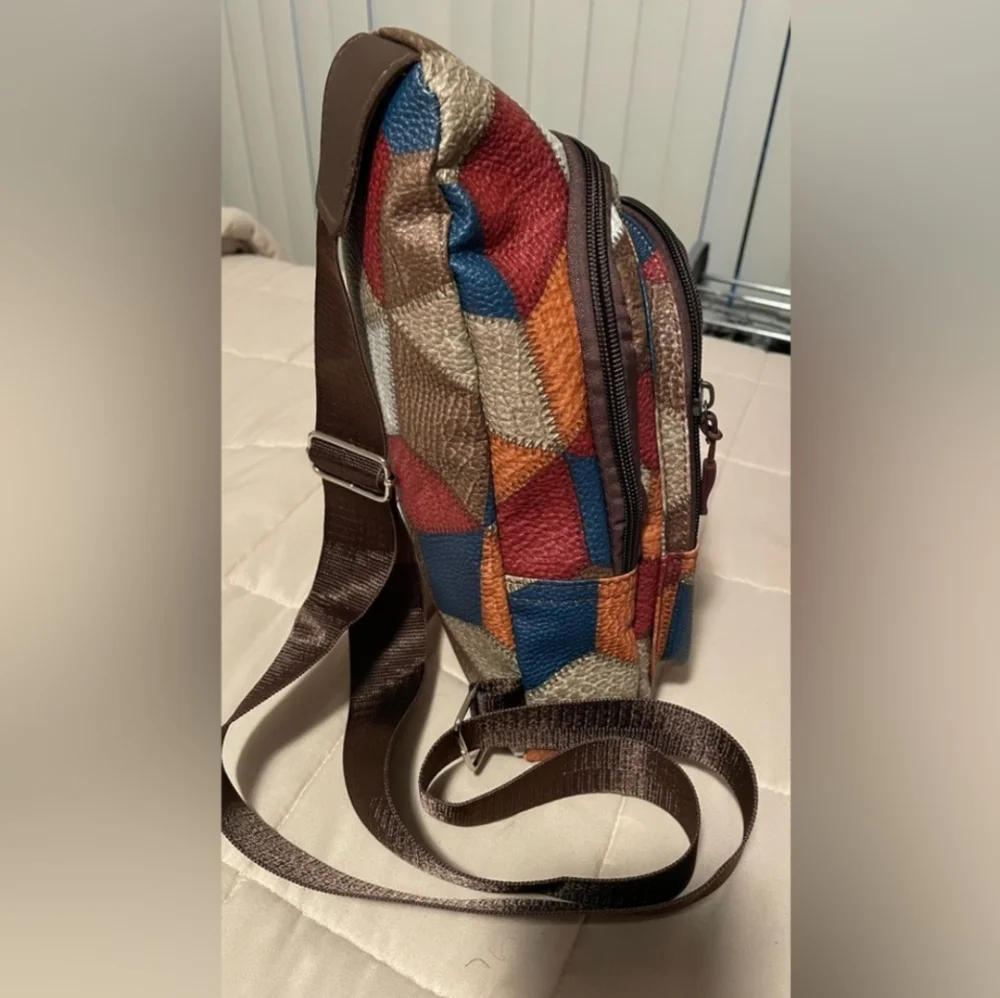 NWT Crossbody Multicolor - Picture 4 of 10